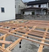 土台敷き込み作業